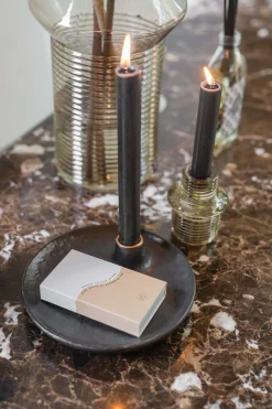 zusss 4 rustieke kaarsen 20cm zwart