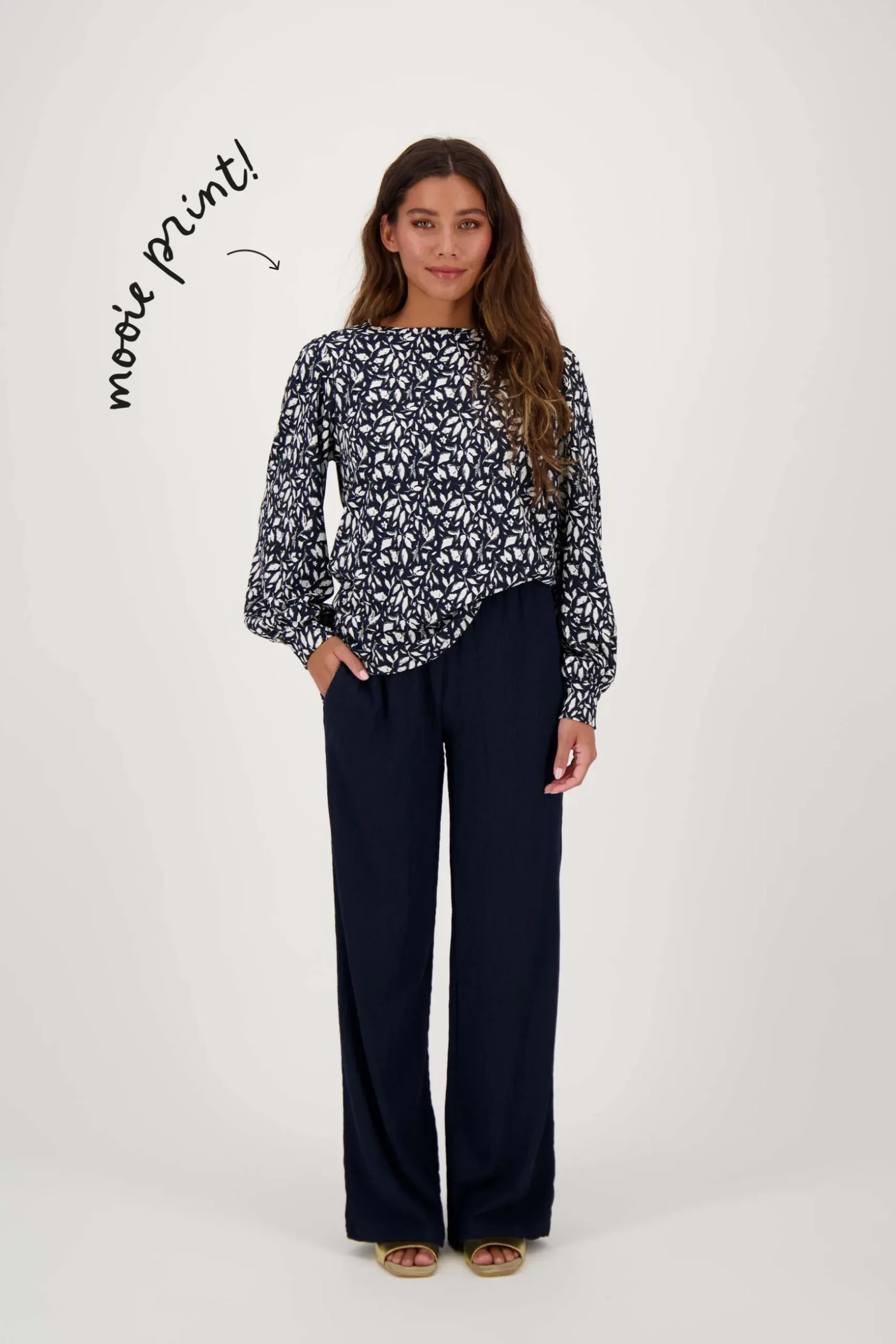 zusss boothals top met blaadjesprint donkerblauw