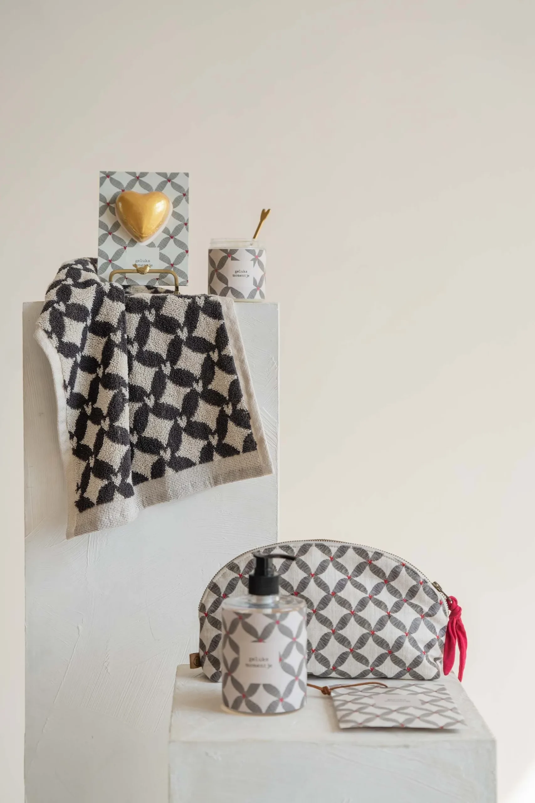 zusss gastendoekje patroon hartje zand/antraciegrijs