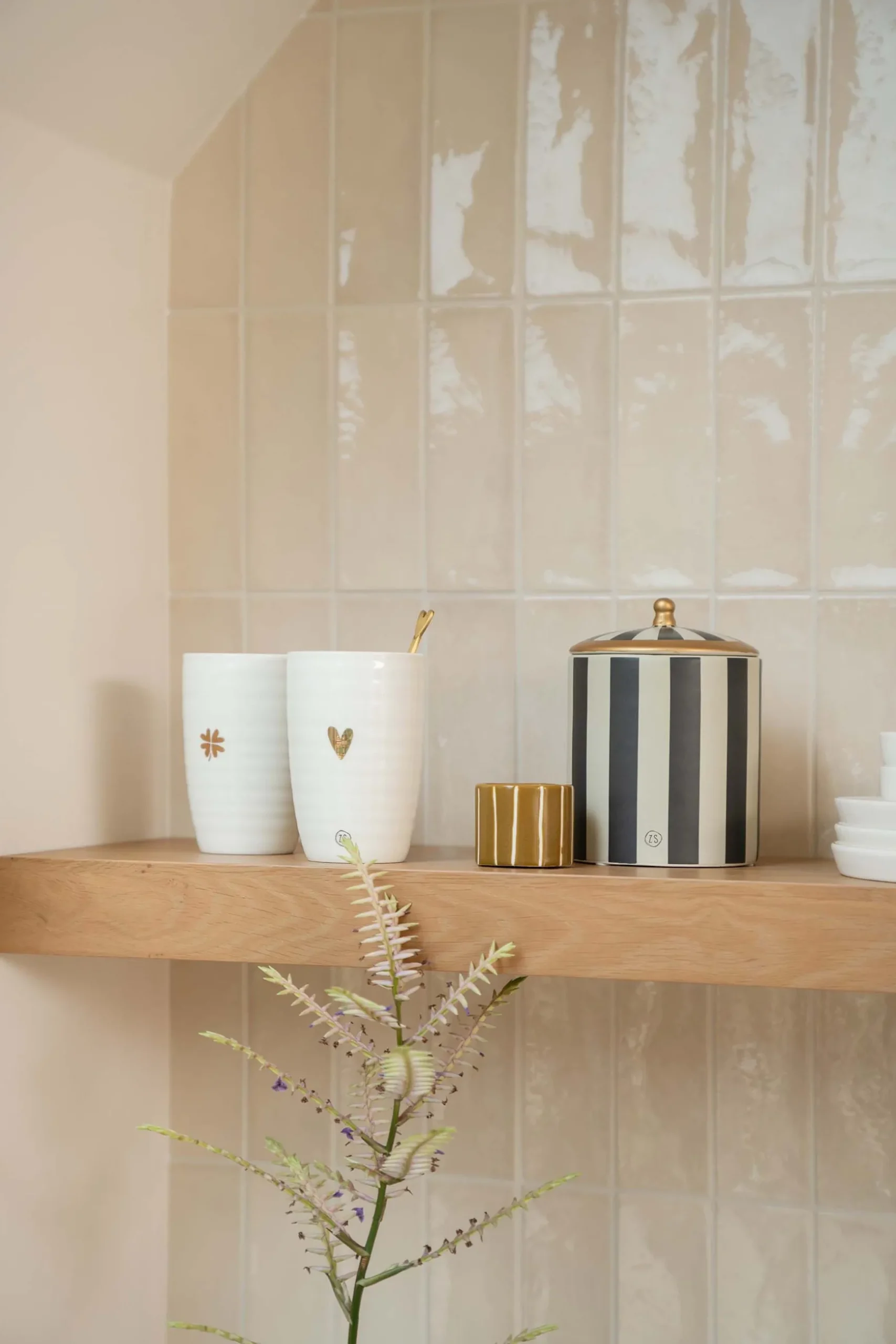 zusss keramieken geurkaarsje met houten deksel hartje oker