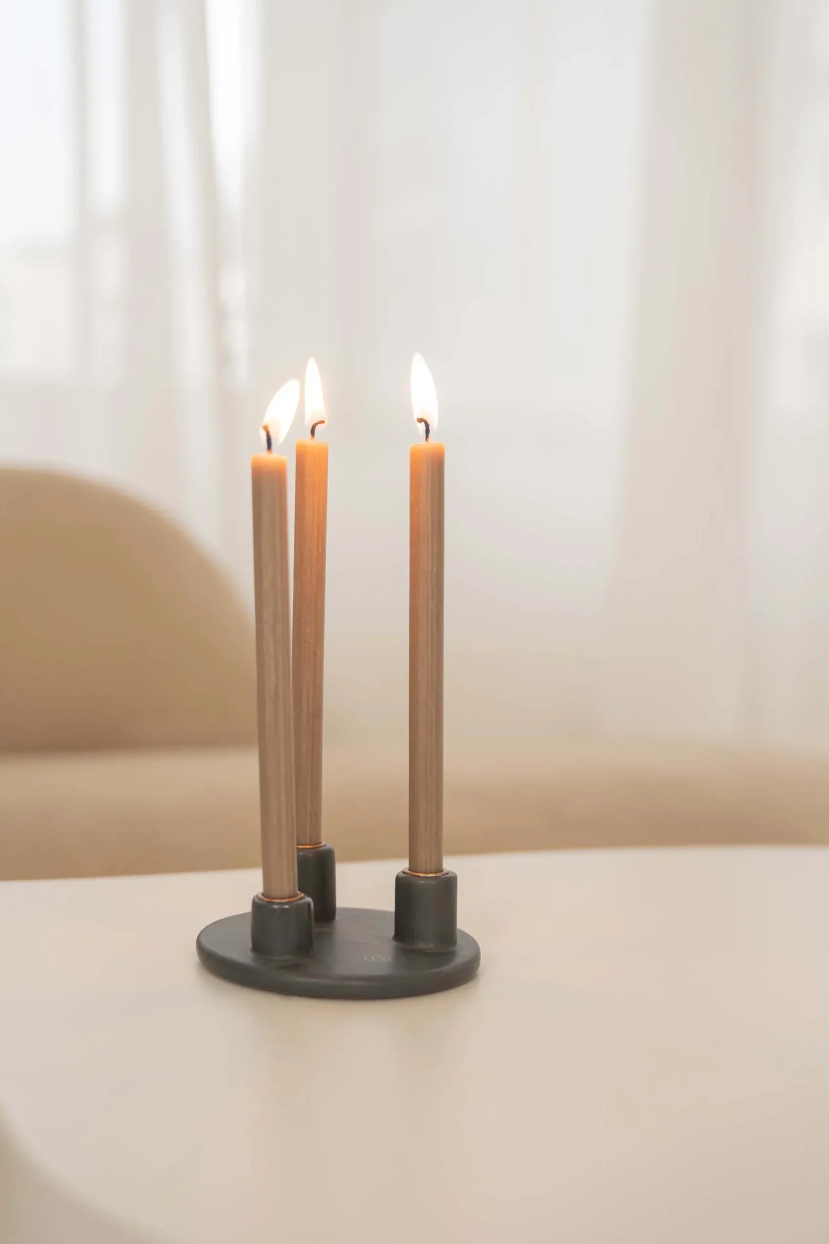 zusss keramieken kandelaar voor 3 smalle kaarsjes antracietgrijs