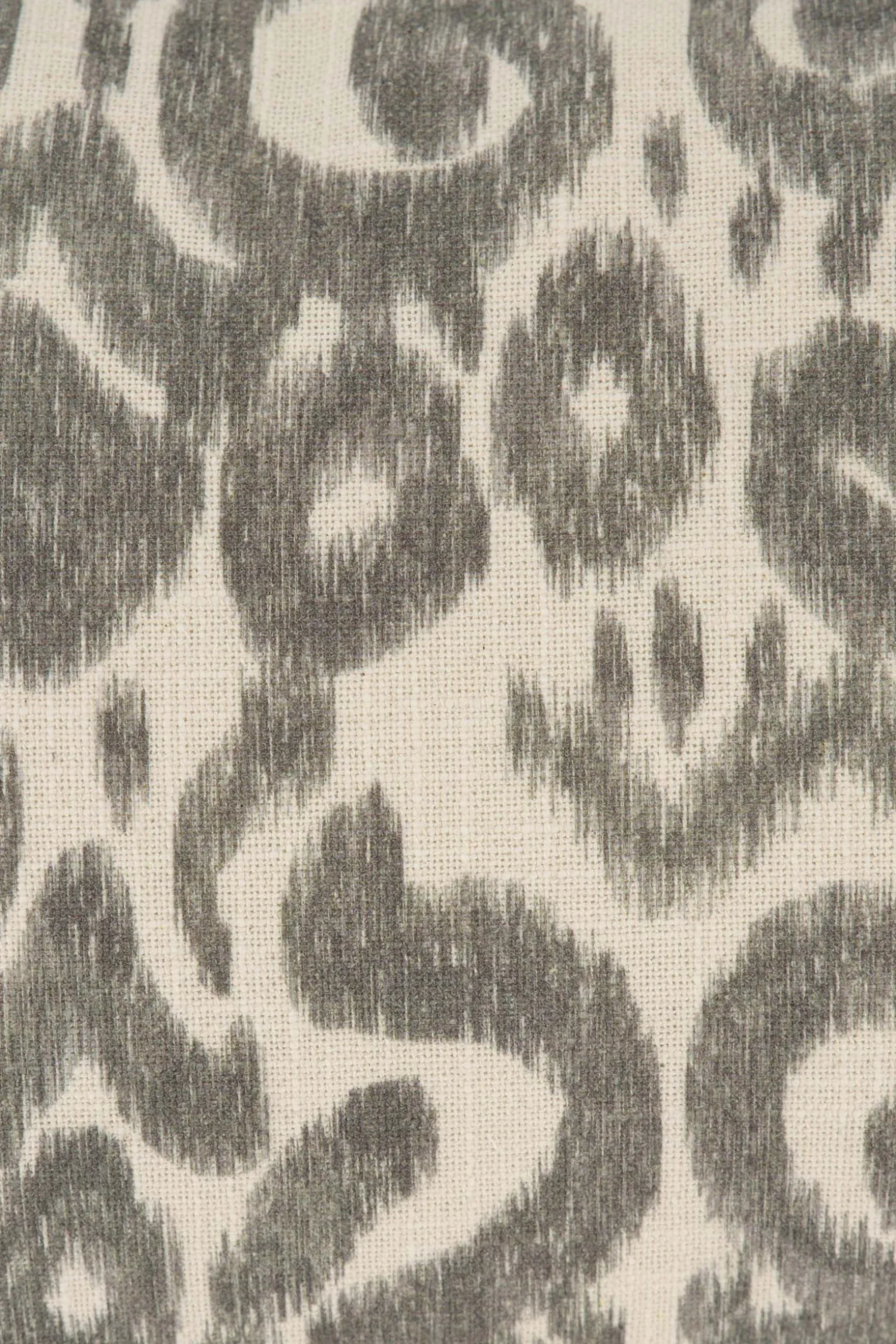 zusss kussen ornament print en madeliefje 50x30cm antraciet/ecru