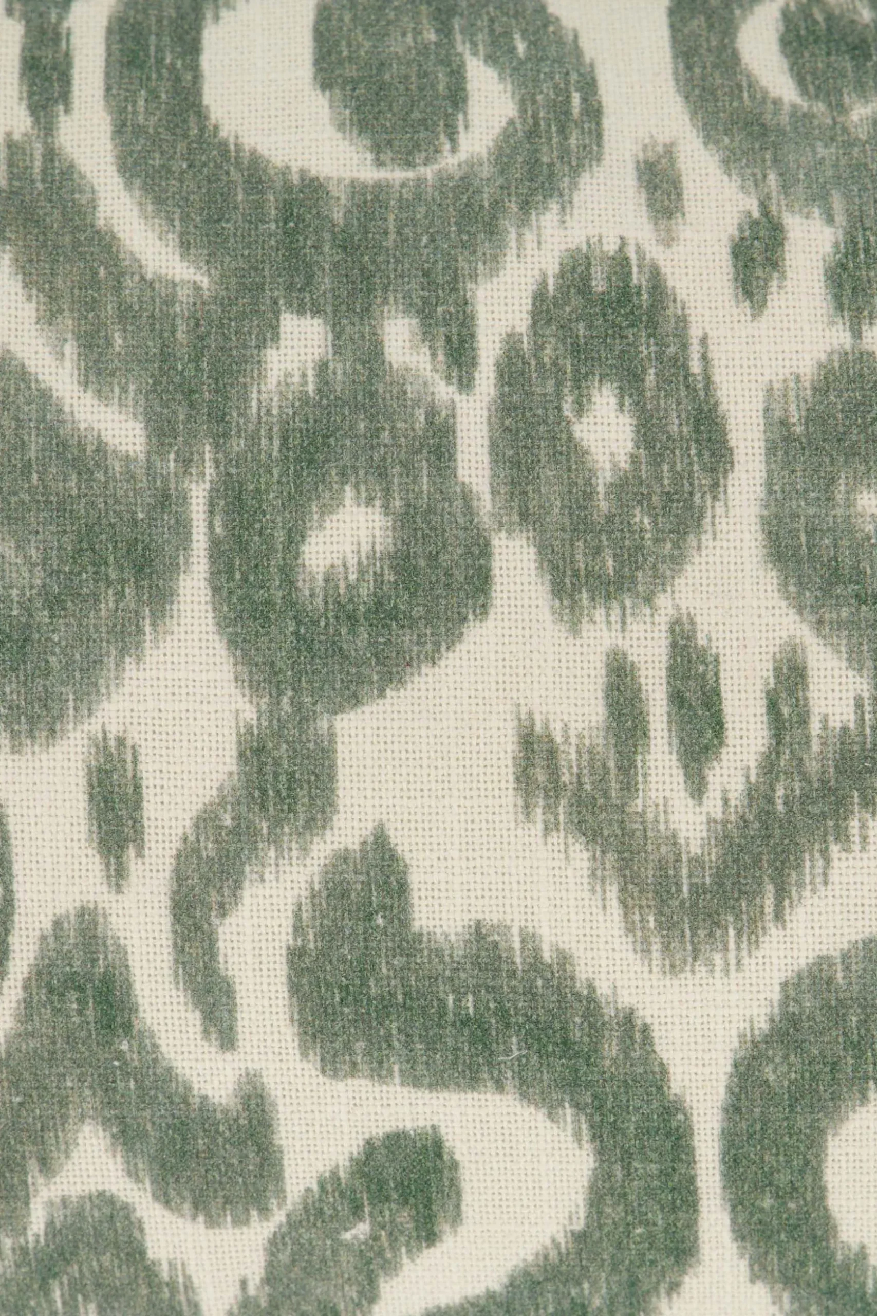 zusss kussen ornament print en madeliefje 50x30cm saliegroen/ecru