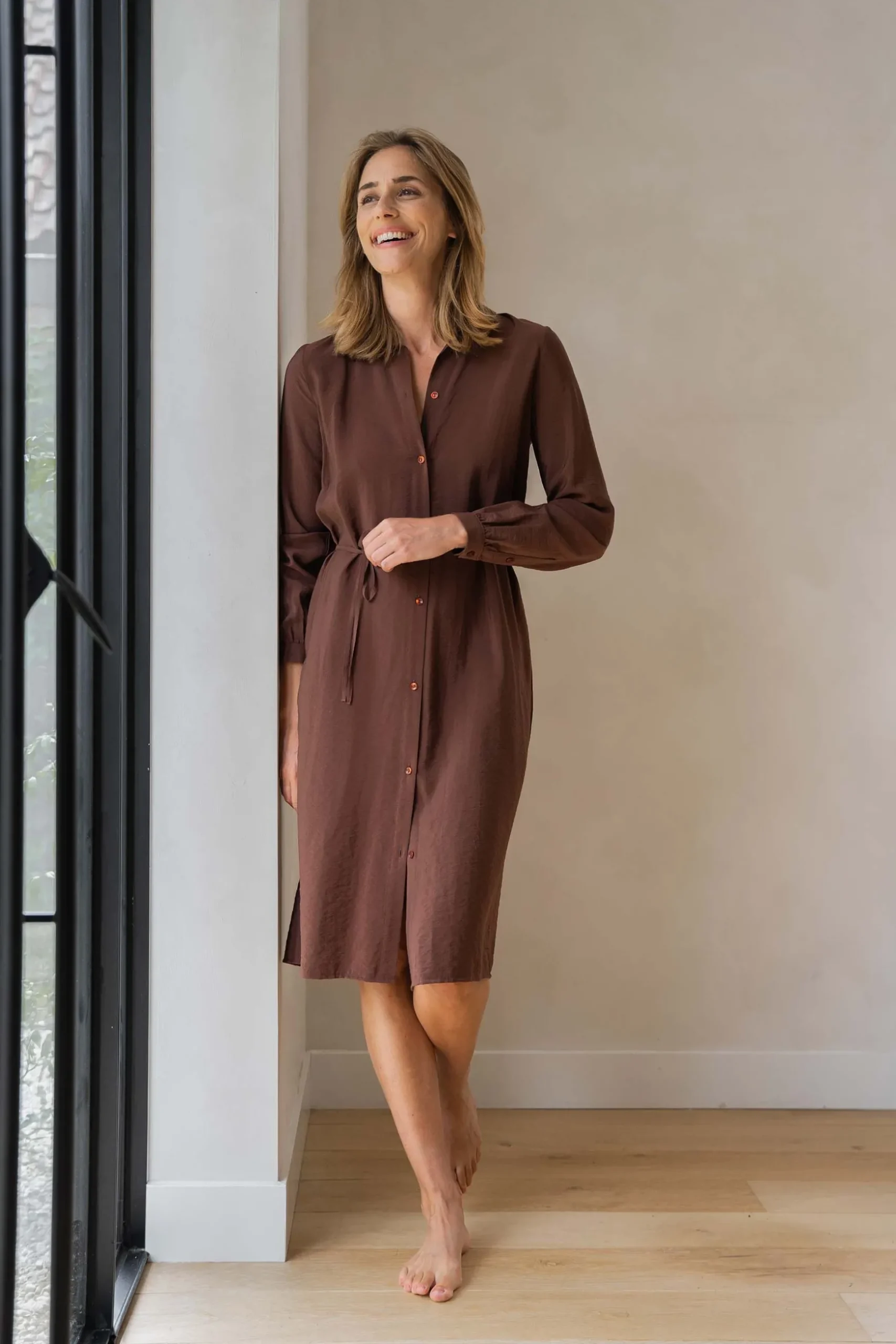 zusss overhemdjurk chocoladebruin