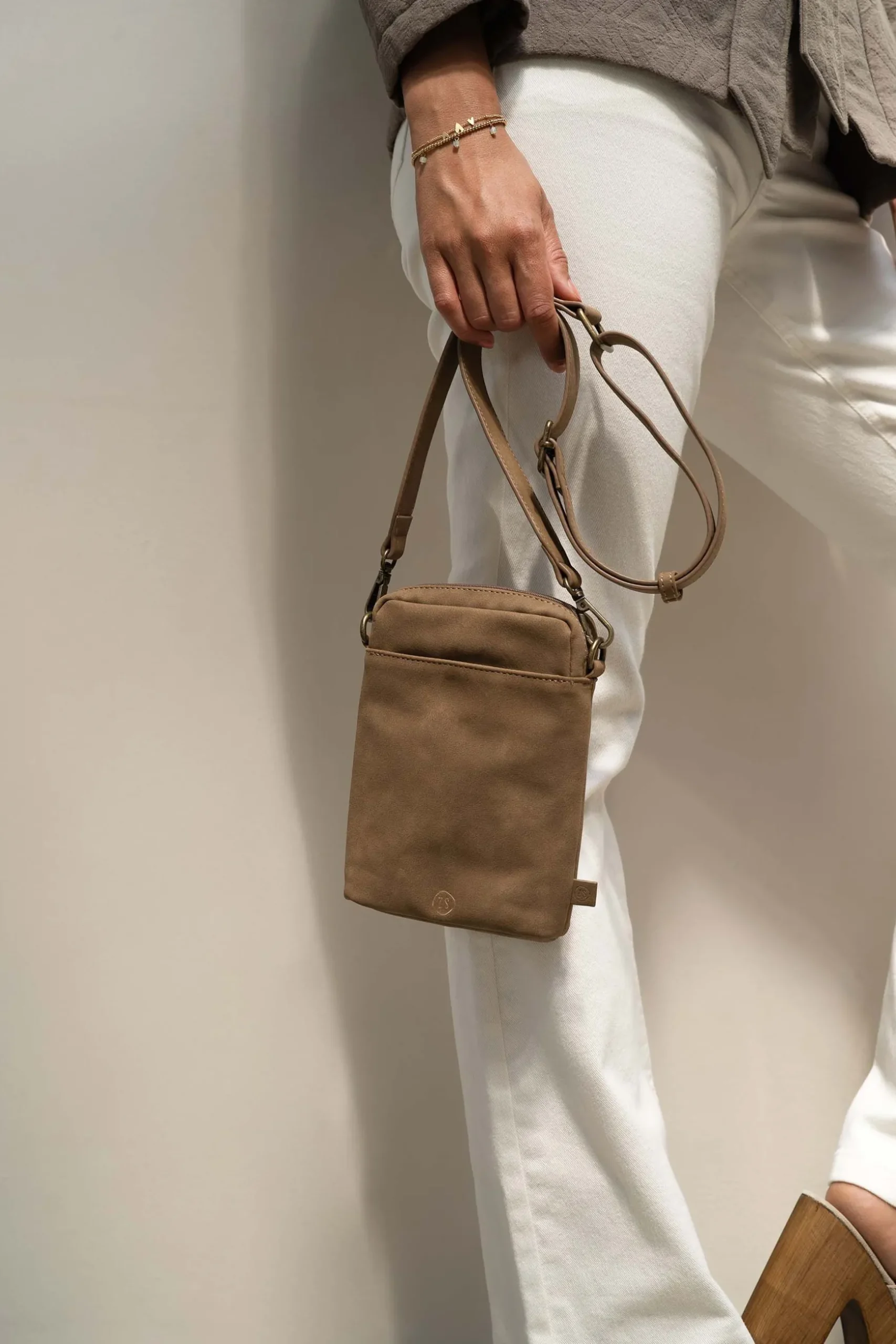 zusss telefoontasje bruin