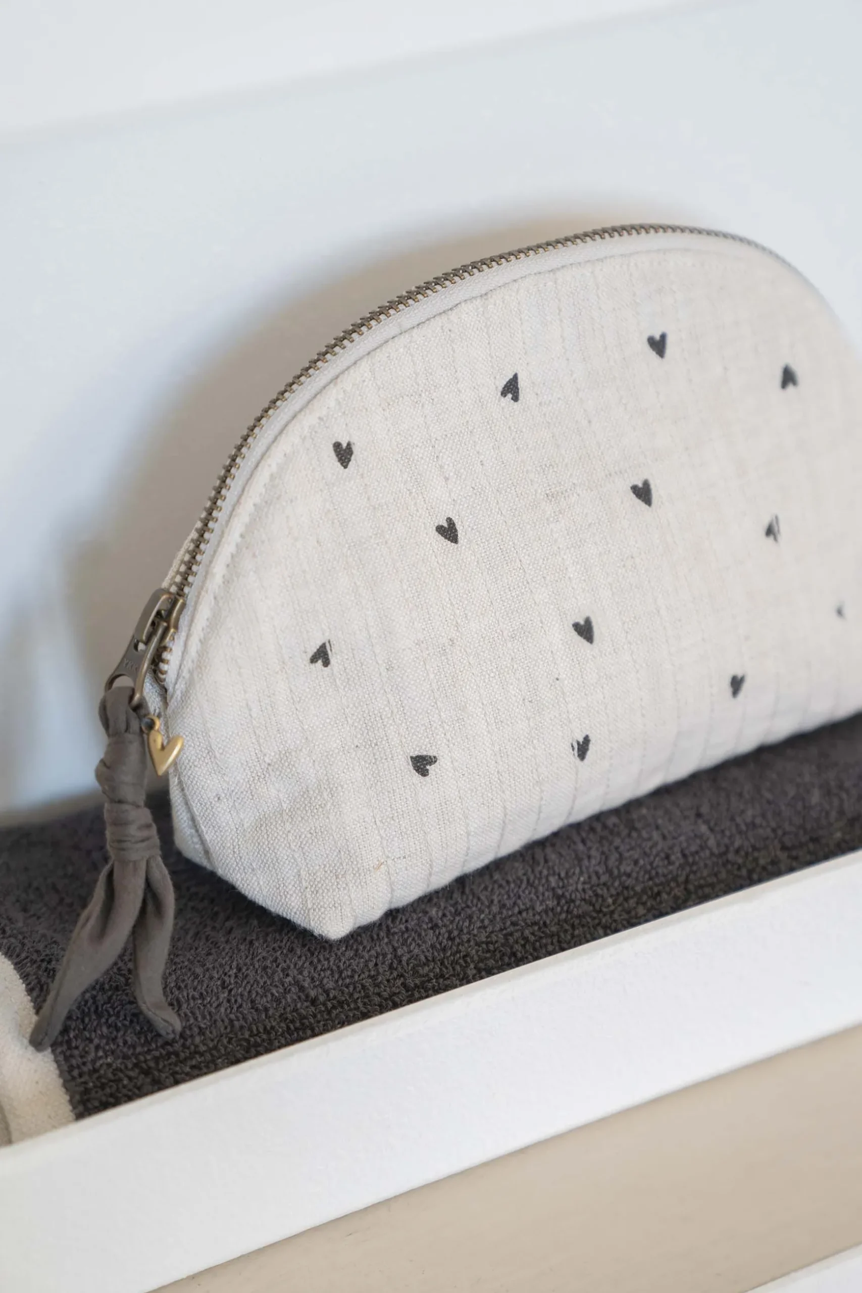 zusss toillettasje hartjes linnen/antracietgrijs