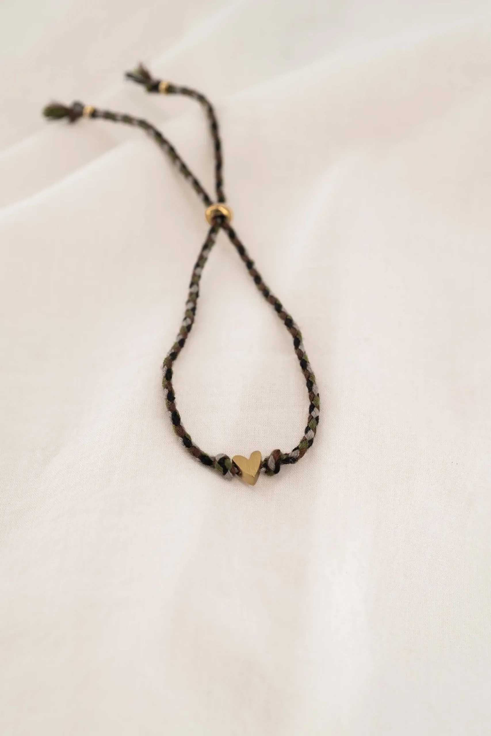 zusss touwarmbandje met hartje saliegroen/goud